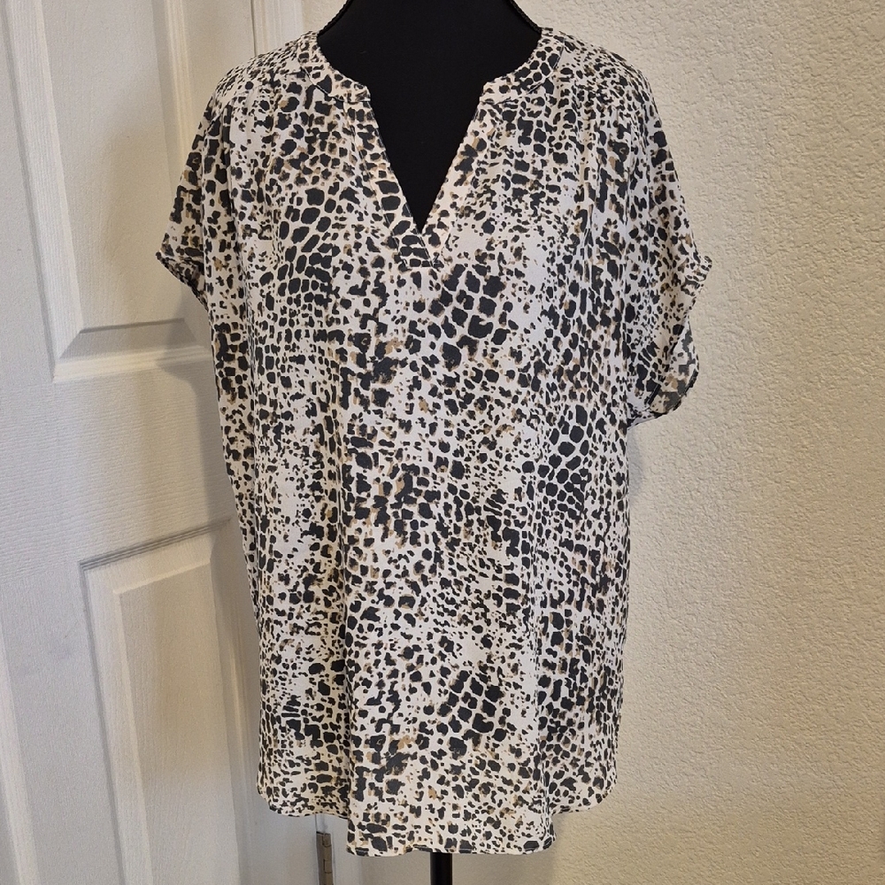 Banana Republic Black and White Patterned Blouse